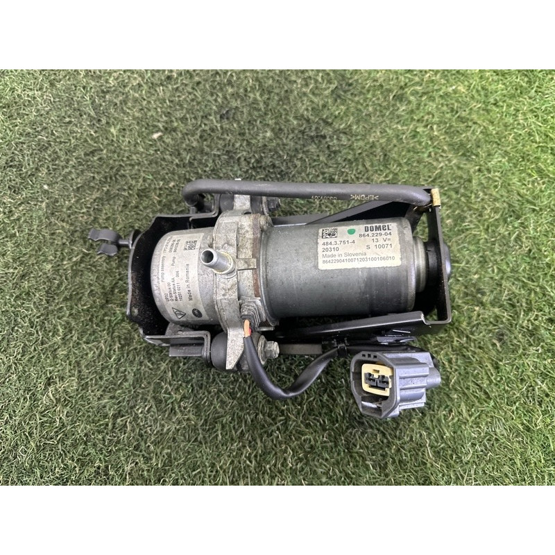 Вакуумный насос (тормозная система) Volkswagen Touareg NF 2012 3.0 Hybrid CGFA 7P0614215A