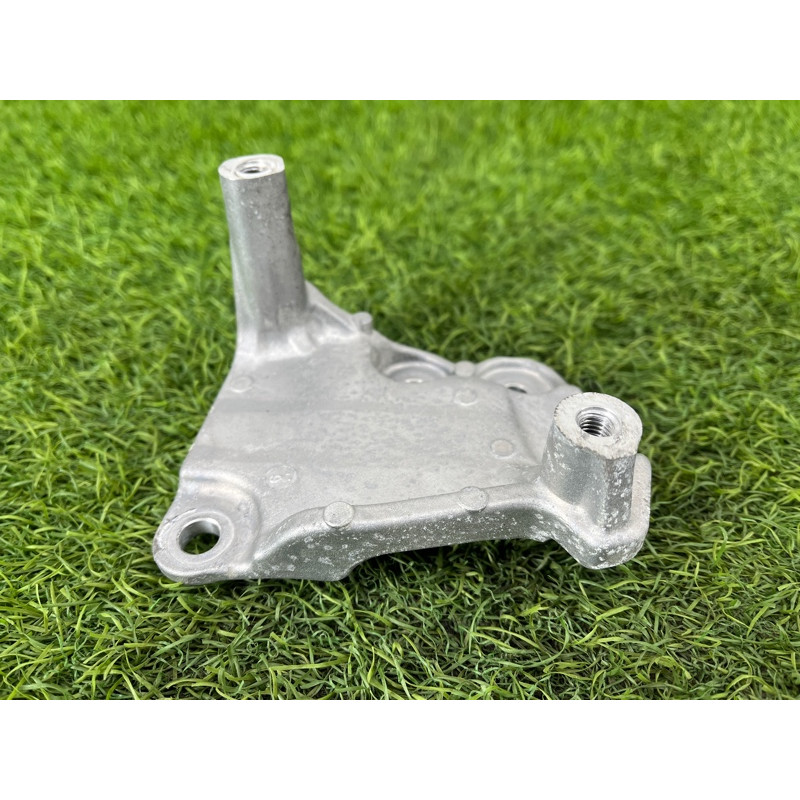 Кронштейн радиатора EGR (кронштейны двигателя) Nissan Rogue T33 2023 1.5 KR15DDT 147176RC2B