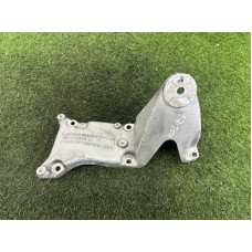 Кронштейн подушки двигателя