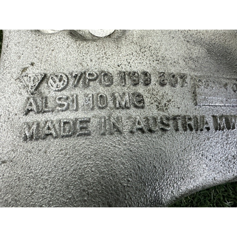 Кронштейн подушки двигателя (кронштейны двигателя) Volkswagen Touareg NF 2012 3.0 Hybrid CGFA 7P0199307