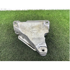 Кронштейн двигателя