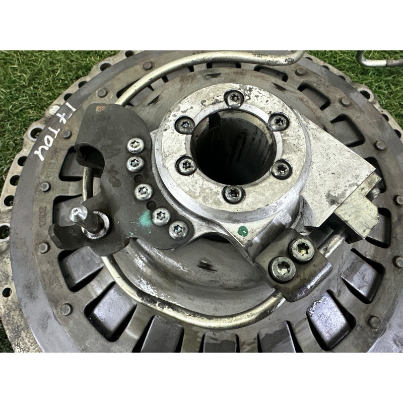 Корзина зчеплення (трансмісія) Volkswagen Touareg NF 2012 3.0 Hybrid CGFA 06E141025C