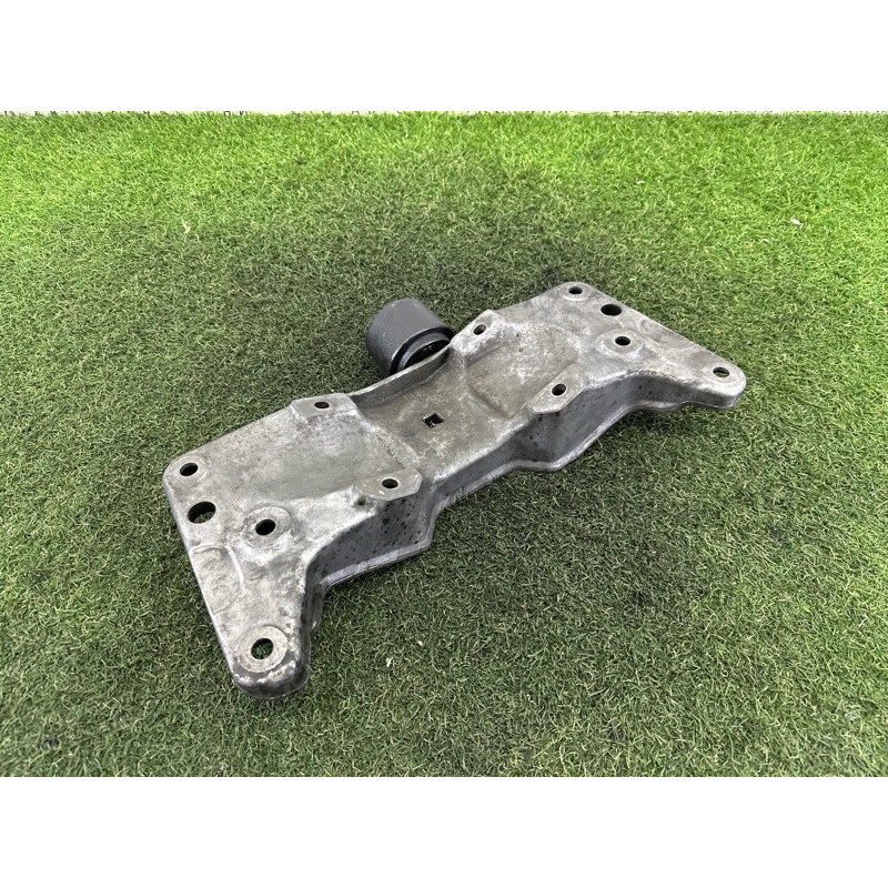 Траверса (трансмиссия) BMW 7-series F01 2011 3.0 N54 22326775907