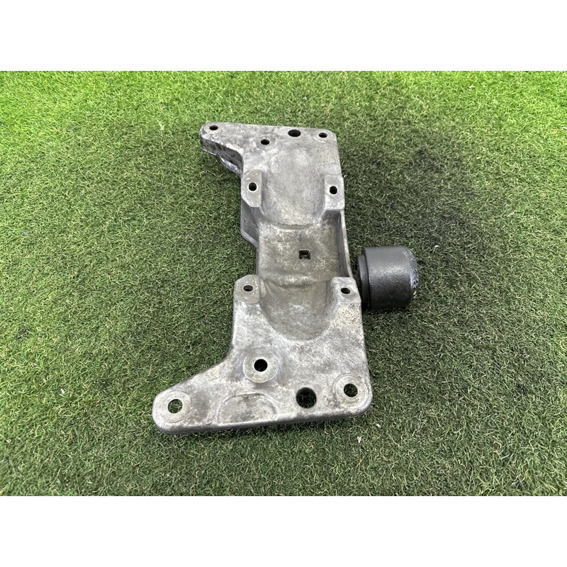 Траверса (трансмиссия) BMW 7-series F01 2011 3.0 N54 22326775907