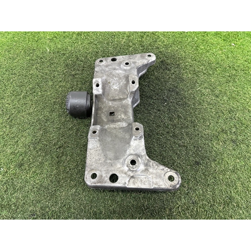 Траверса (трансмиссия) BMW 7-series F01 2011 3.0 N54 22326775907