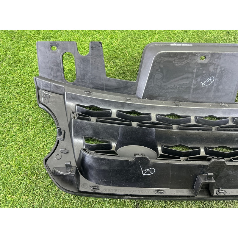 Решітка радіатора (наружные элементы кузова) LAND ROVER RANGE ROVER Sport L494 2016 3.0 Diesel LR054766