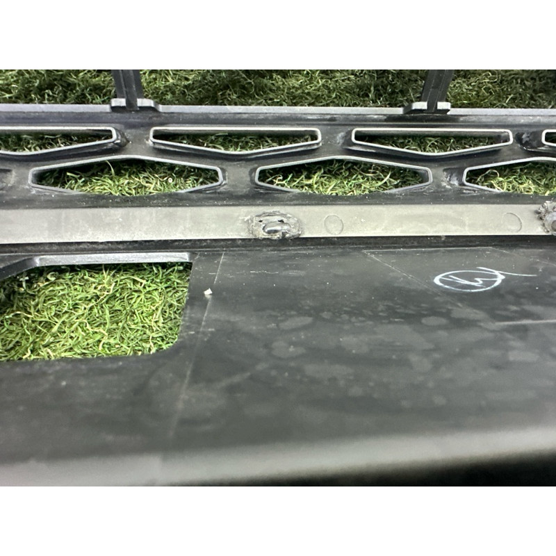 Решітка радіатора (наружные элементы кузова) LAND ROVER RANGE ROVER Sport L494 2016 3.0 Diesel LR054766