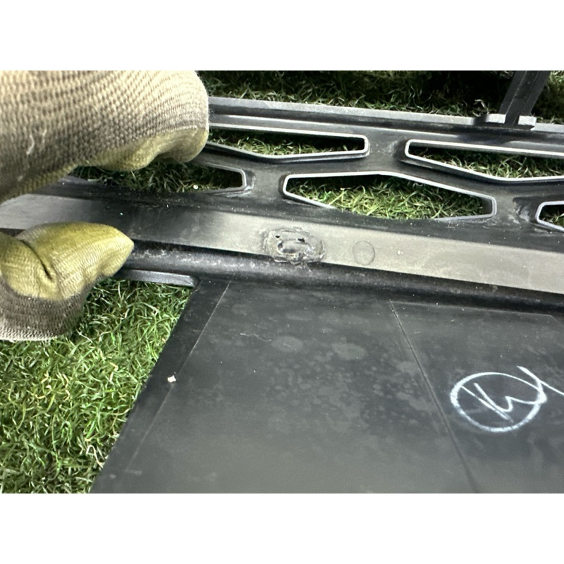 Решітка радіатора (наружные элементы кузова) LAND ROVER RANGE ROVER Sport L494 2016 3.0 Diesel LR054766