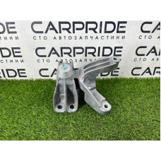 Подушка двигателя