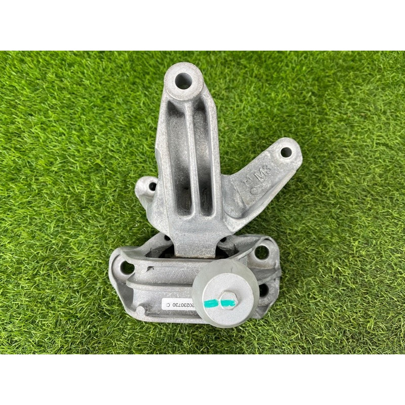 Подушка двигателя (двигатель и элементы) Nissan Rogue T33 2023 1.5 KR15DDT 112106RC0B