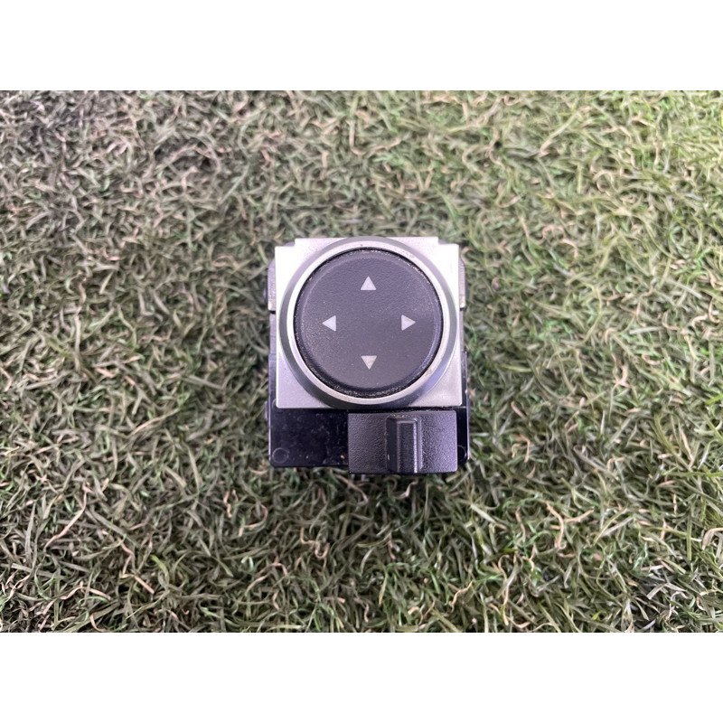 Кнопка регулировки зеркала (электрика / кнопки) KIA Soul 3 2022 2.0 93530K0000