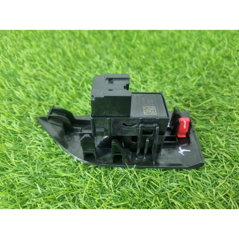 Кнопка стеклоподъемника (электрика / кнопки) Nissan Rogue T33 2023 1.5 KR15DDT 254116XJ0B