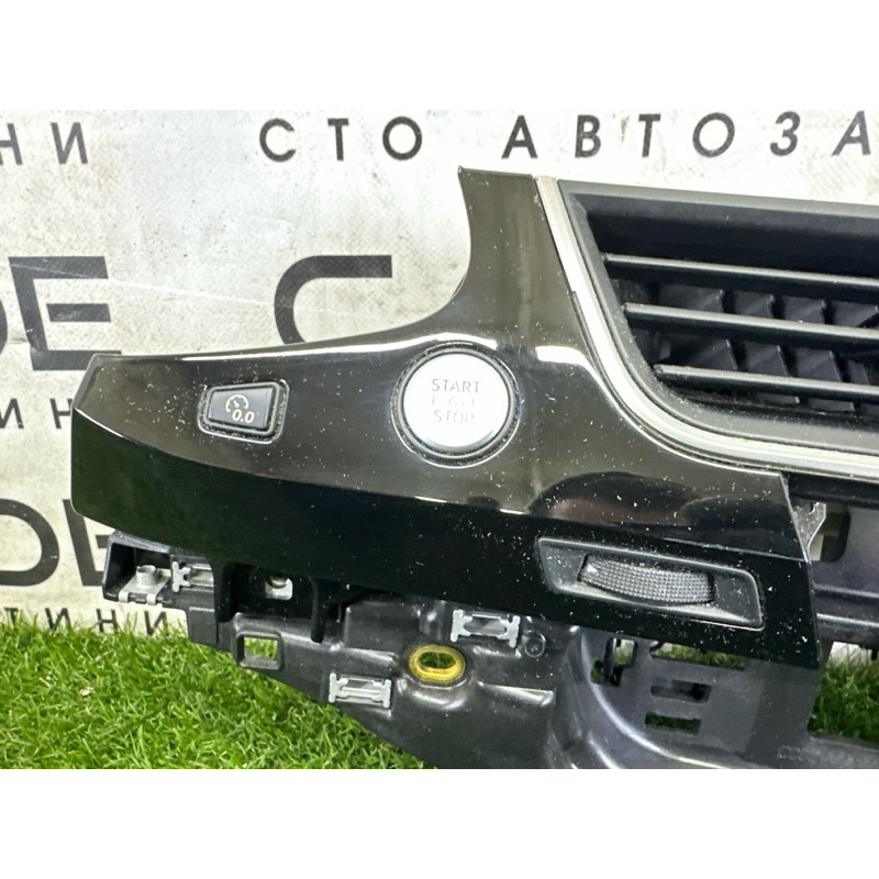 Центральный дефлектор салона (салон) AUDI Q7 4M 2017 3.0 CREC 4M1820902N6PS