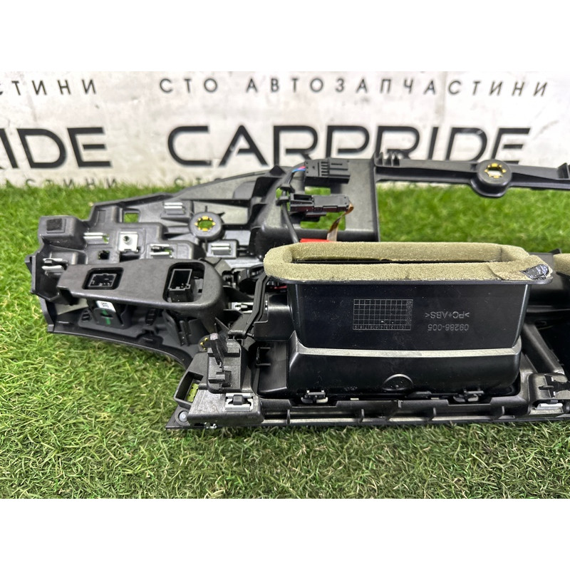 Центральный дефлектор салона (салон) AUDI Q7 4M 2017 3.0 CREC 4M1820902N6PS