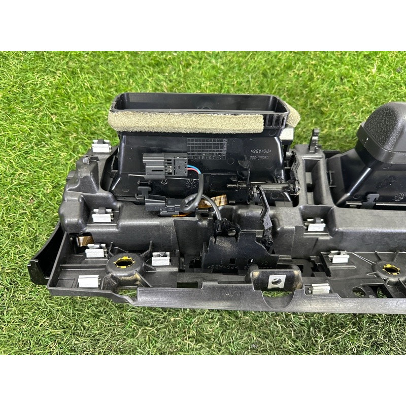 Центральный дефлектор салона (салон) AUDI Q7 4M 2017 3.0 CREC 4M1820902N6PS