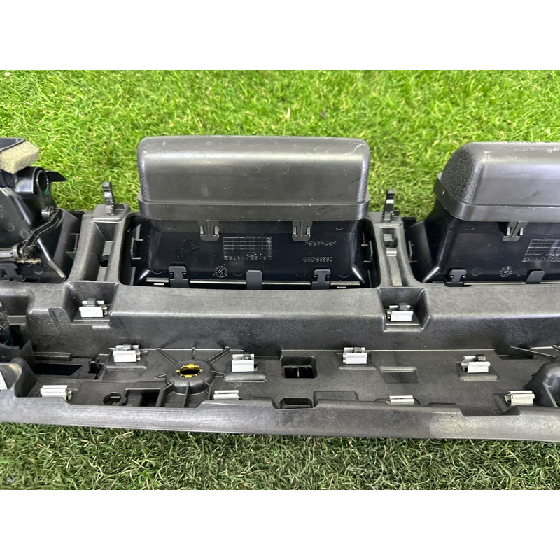 Центральный дефлектор салона (салон) AUDI Q7 4M 2017 3.0 CREC 4M1820902N6PS