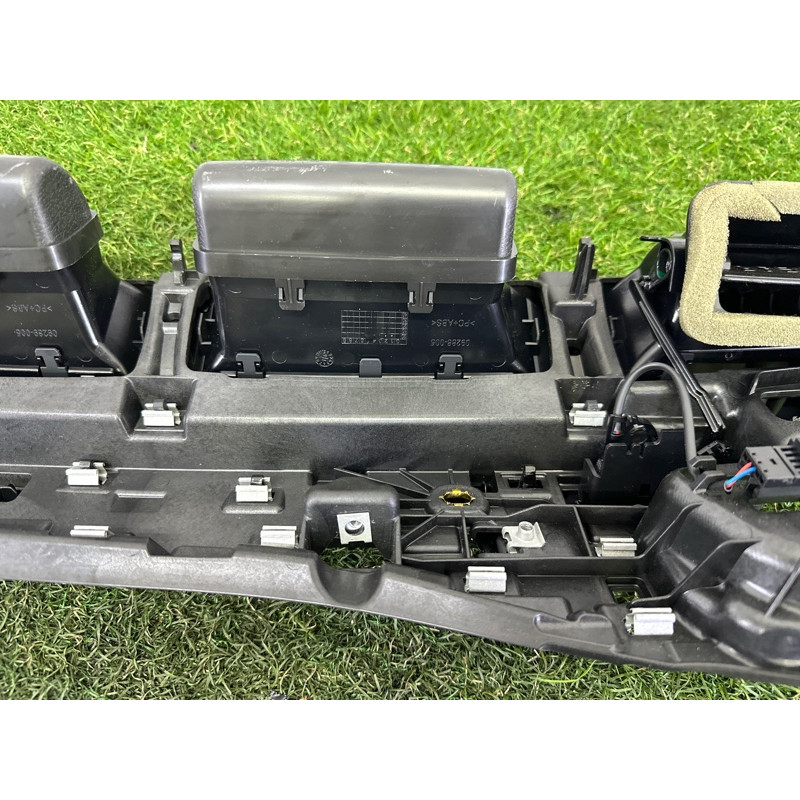 Центральный дефлектор салона (салон) AUDI Q7 4M 2017 3.0 CREC 4M1820902N6PS