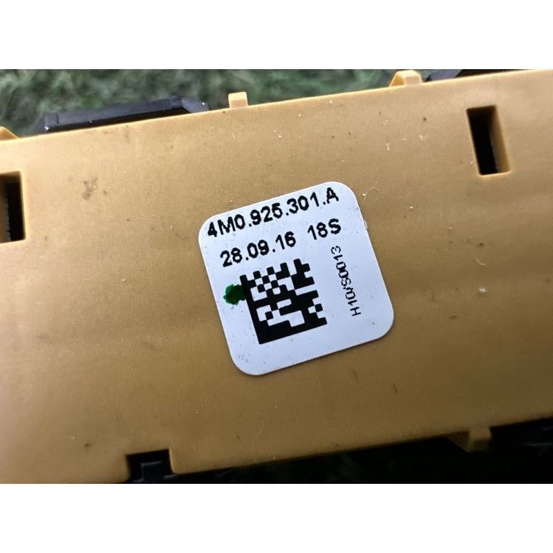 Блок кнопок (электрика / кнопки) AUDI Q7 4M 2017 3.0 CREC 4M0925301A