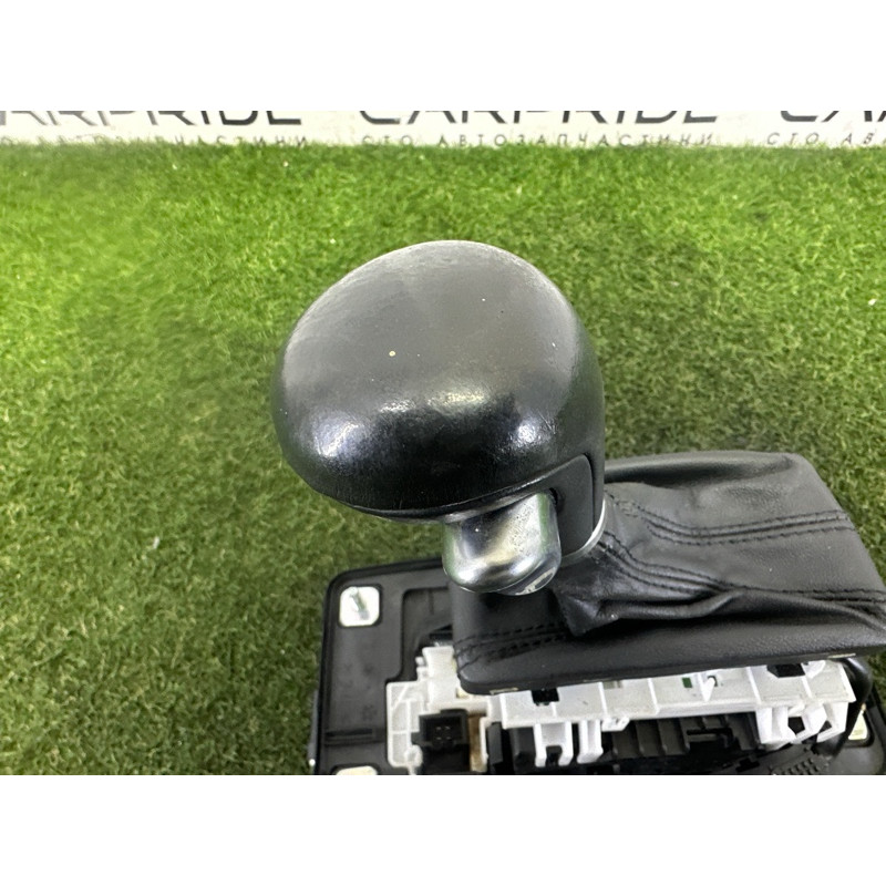 Селектор АКПП (трансмиссия) AUDI A4 B8 2010 2.0 CAEB 8K1713105B