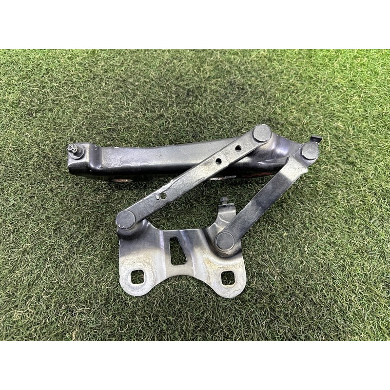 Петля капота (кузов и элементы) LAND ROVER RANGE ROVER Sport L494 2016 3.0 Diesel LR088986