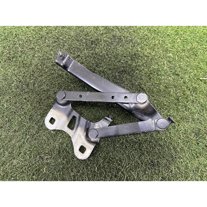 Петля капота (кузов и элементы) LAND ROVER RANGE ROVER Sport L494 2016 3.0 Diesel LR088986