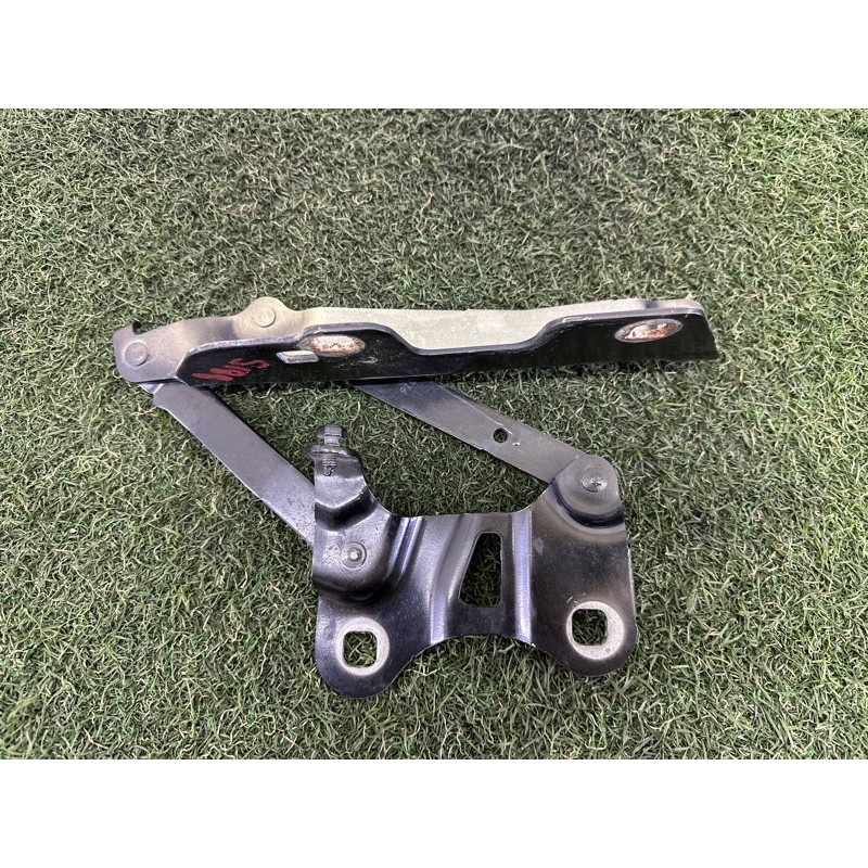 Петля капота (кузов и элементы) LAND ROVER RANGE ROVER Sport L494 2016 3.0 Diesel LR088986