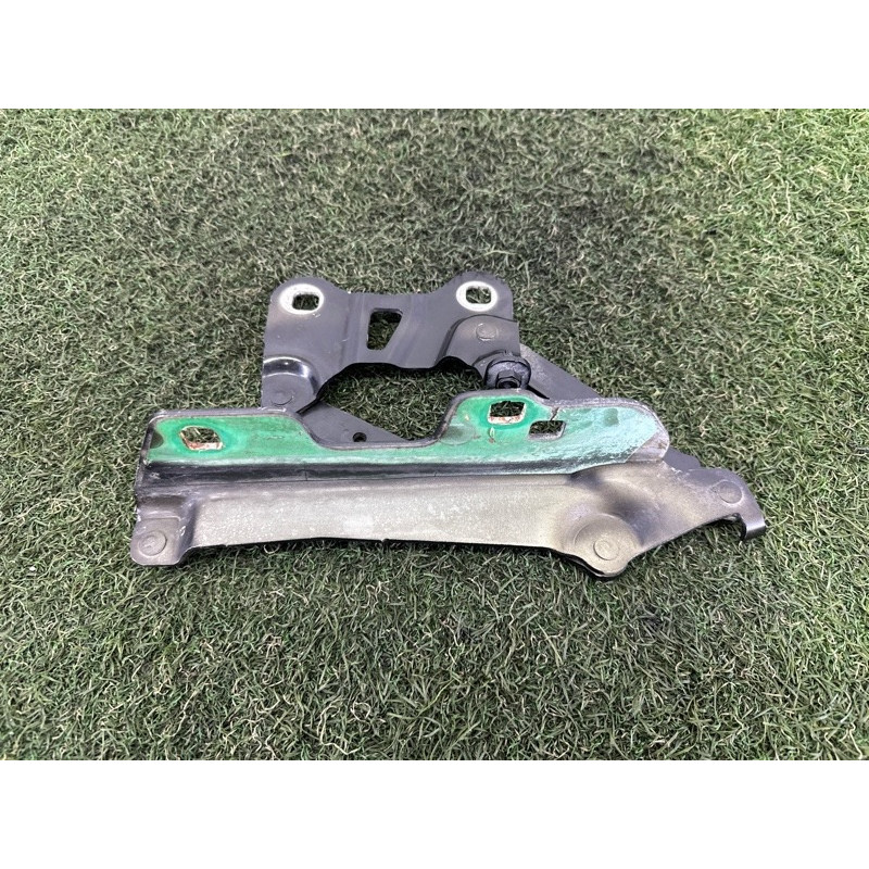 Петля капота (кузов и элементы) LAND ROVER RANGE ROVER Sport L494 2016 3.0 Diesel LR088986