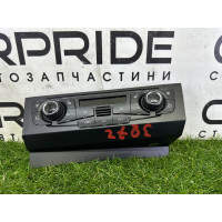 Панель управління клімат-контролем