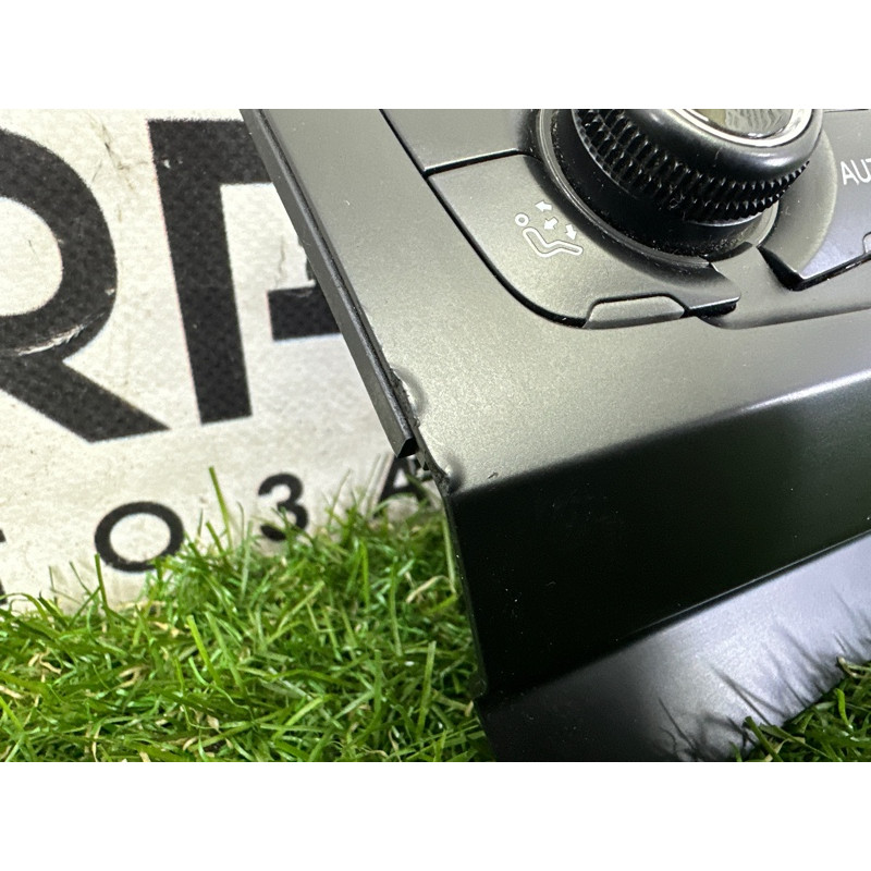 Панель управления климат-контролем (электрика / блоки управления) AUDI A4 B8 2010 2.0 CAEB 8T1820043AKXZF