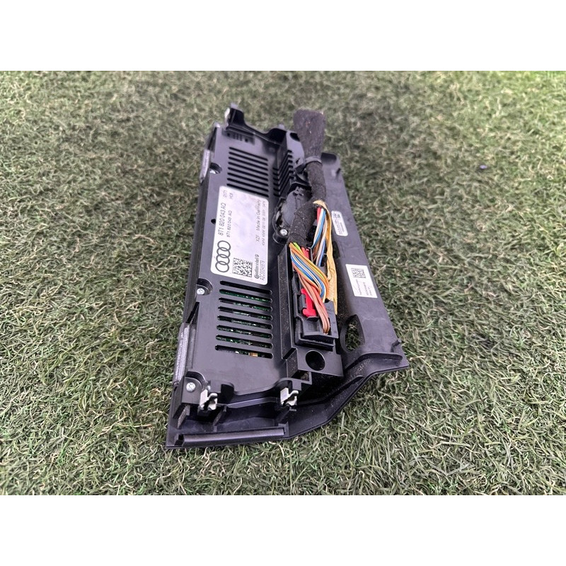 Панель управления климат-контролем (электрика / блоки управления) AUDI A4 B8 2010 2.0 CAEB 8T1820043AKXZF