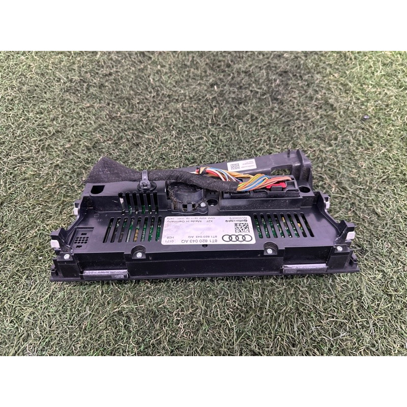 Панель управления климат-контролем (электрика / блоки управления) AUDI A4 B8 2010 2.0 CAEB 8T1820043AKXZF