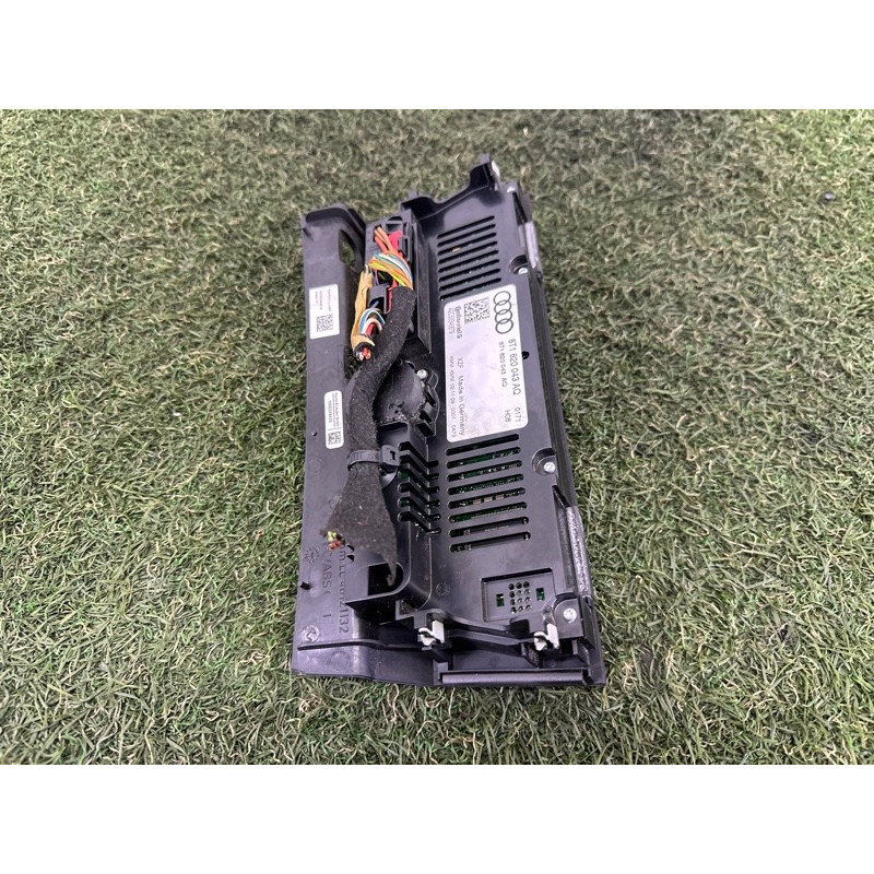 Панель управления климат-контролем (электрика / блоки управления) AUDI A4 B8 2010 2.0 CAEB 8T1820043AKXZF