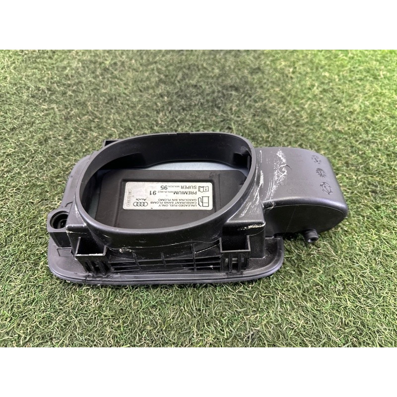 Лючок топливного бака (кузов и элементы) AUDI A4 B8 2010 2.0 CAEB 8K0809999A