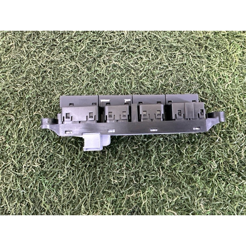 Кнопка памяти сидения (электрика / кнопки) AUDI A8 D4 2011 4.2 CDRA 4H0959769