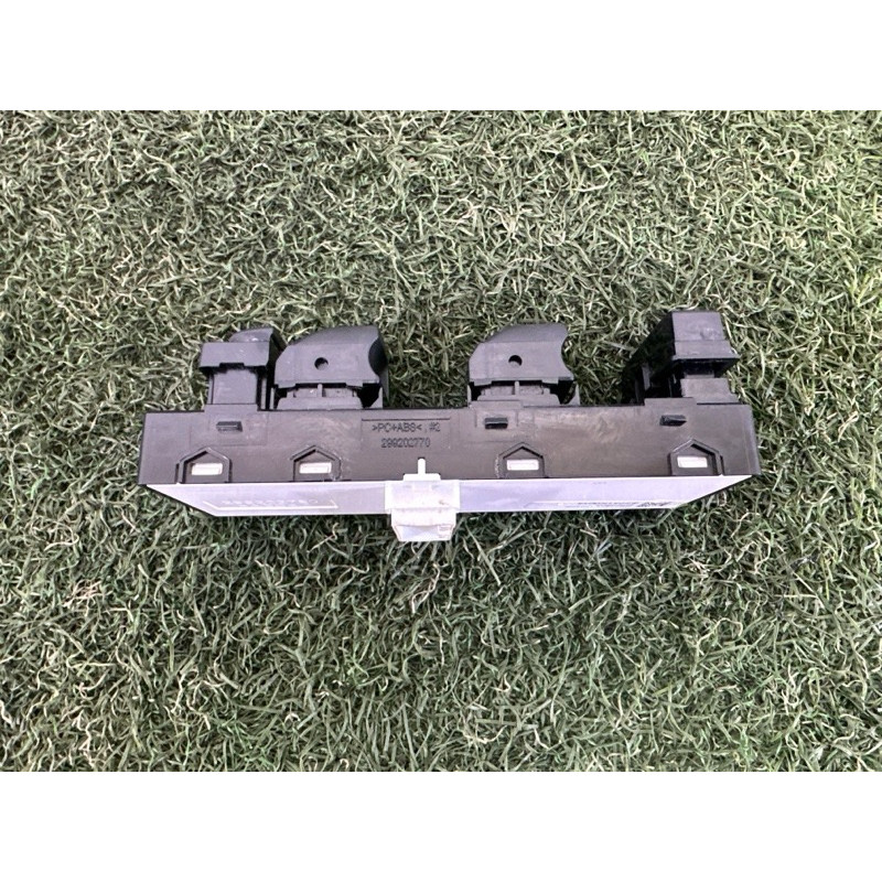 Блок кнопок склопідйомників (электрика / кнопки) KIA Soul 3 2022 2.0 93571K0101