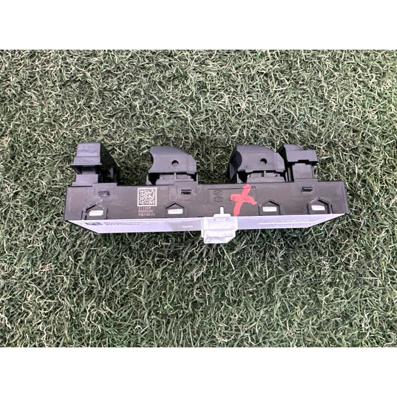 Блок кнопок склопідйомників (электрика / кнопки) KIA Soul 3 2022 2.0 93571K0101