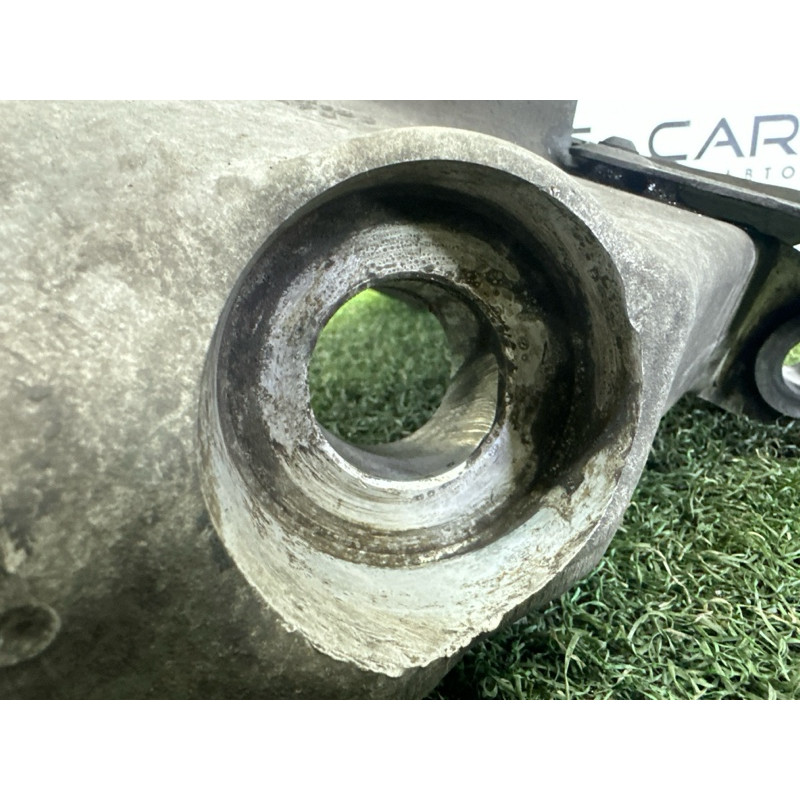 Поворотный кулак (подвеска) LAND ROVER RANGE ROVER Sport L494 2016 3.0 Diesel LR078375