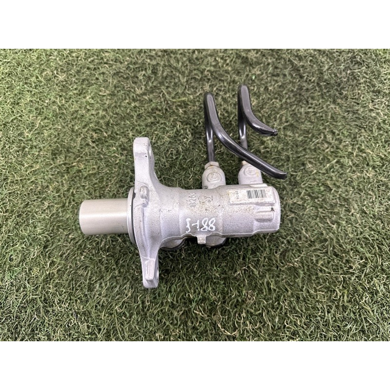 Главный тормозной цилиндр (тормозная система) LAND ROVER RANGE ROVER Sport L494 2016 3.0 Diesel LR048138