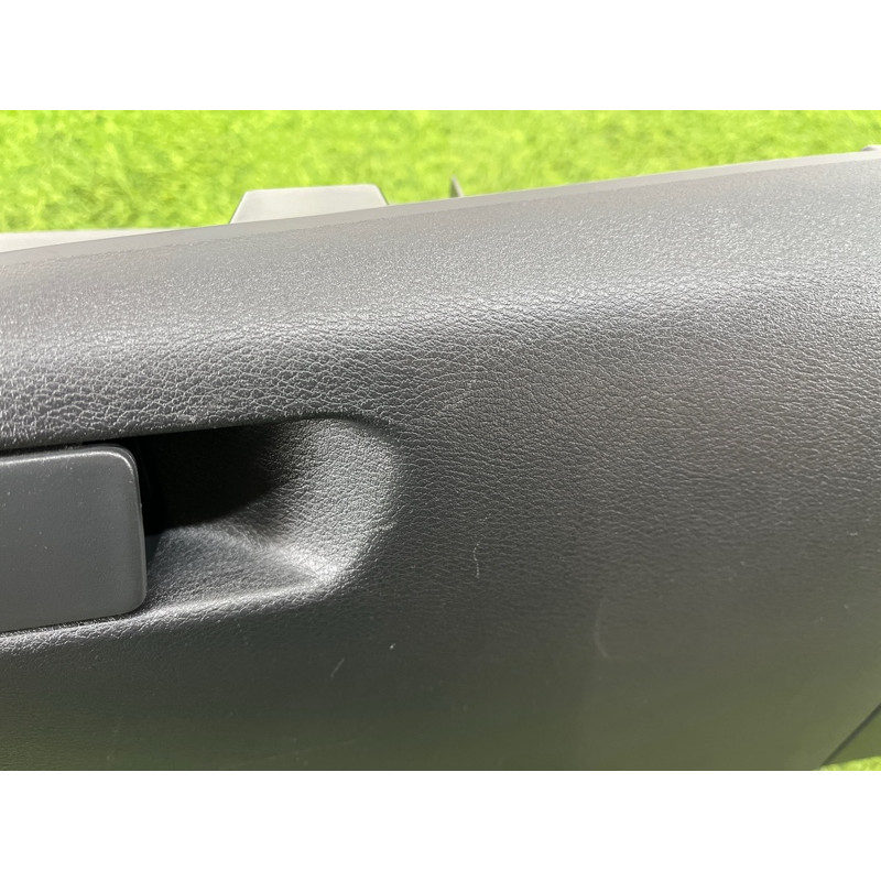 Бардачок (салон) Nissan Rogue T33 2023 1.5 KR15DDT 681026RR1A