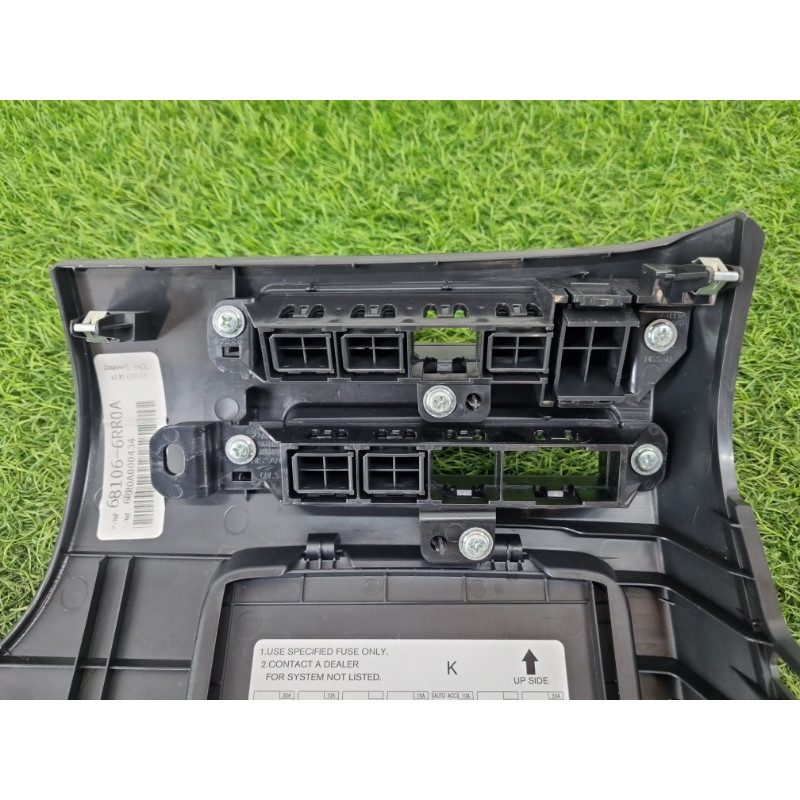Накладка торпедо нижня (салон) Nissan Rogue T33 2023 1.5 KR15DDT 681066RR0A