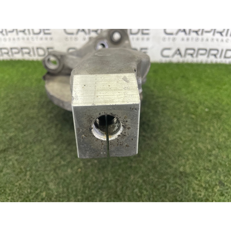 Поворотный кулак (подвеска) LAND ROVER RANGE ROVER Sport L494 2016 3.0 Diesel LR078377