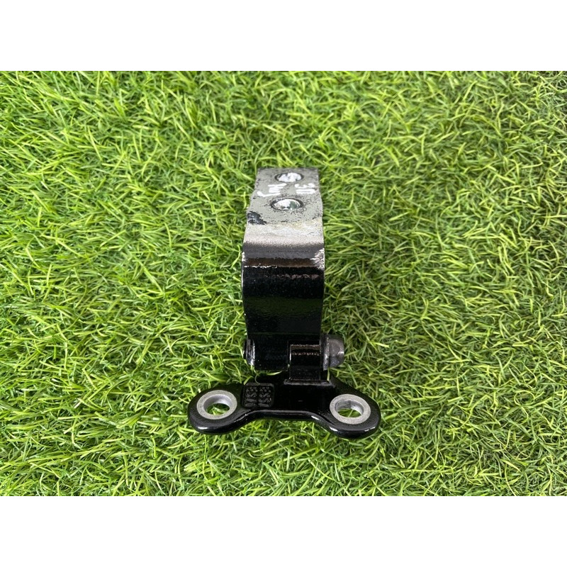 Петля дверей (кузов і елементи) Nissan Rogue T33 2023 1.5 KR15DDT 824206RR0A