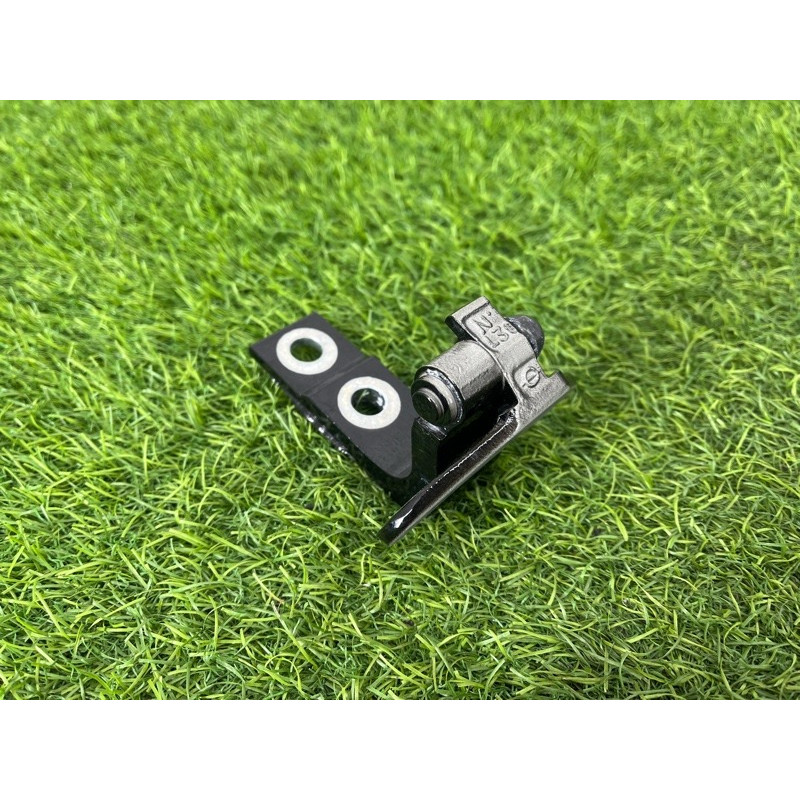 Петля дверей (кузов і елементи) Nissan Rogue T33 2023 1.5 KR15DDT 824216RR0A