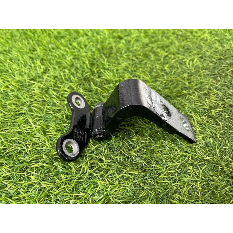 Петля дверей (кузов і елементи) Nissan Rogue T33 2023 1.5 KR15DDT 824216RR0A