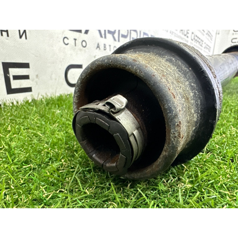 Карданный вал (трансмиссия) AUDI A4 B8 2013 2.0 TFSI 8K0521101R