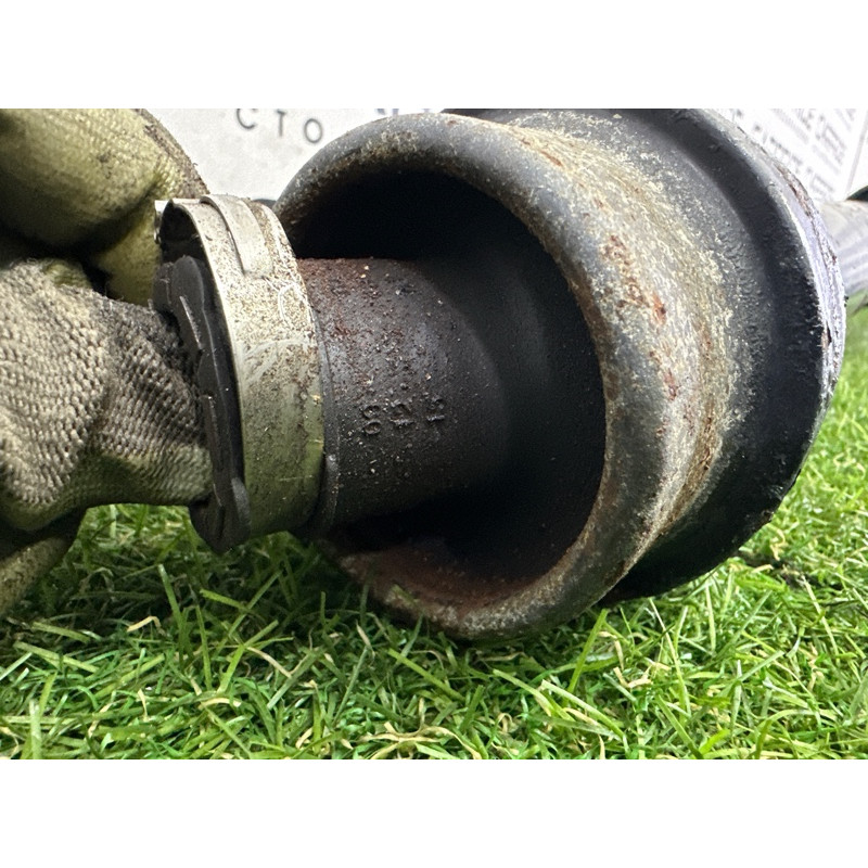 Карданный вал (трансмиссия) AUDI A4 B8 2013 2.0 TFSI 8K0521101R