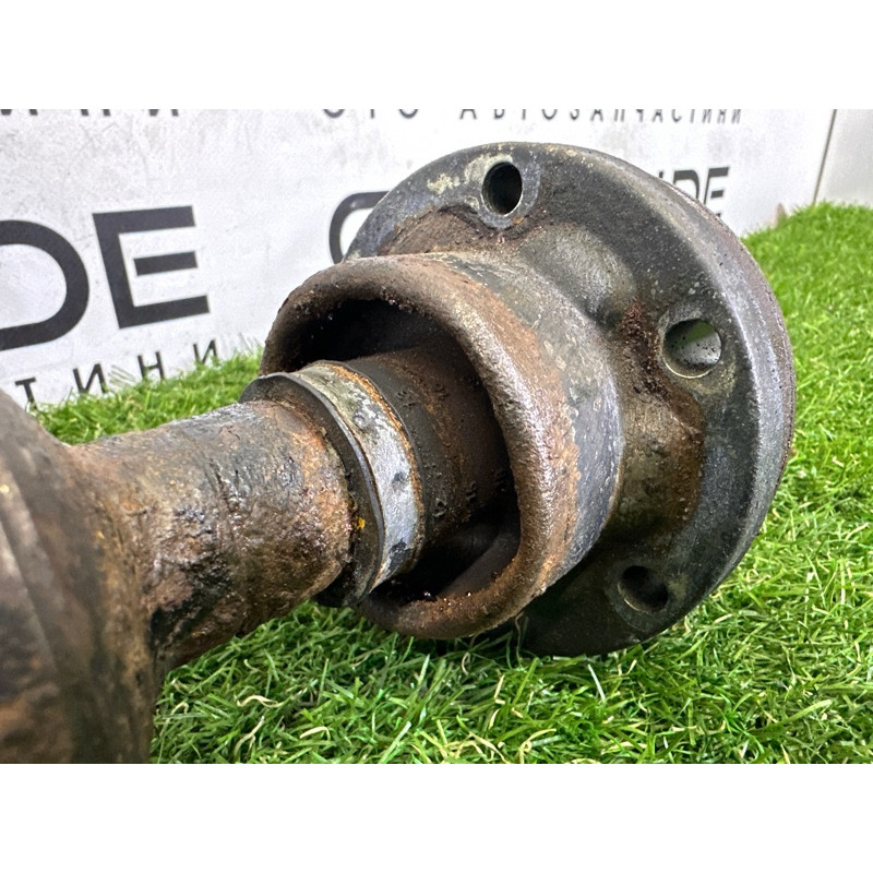 Карданный вал (трансмиссия) AUDI A4 B8 2013 2.0 TFSI 8K0521101R