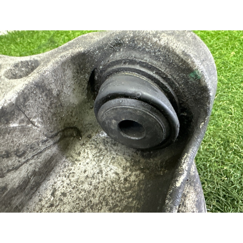 Цапфа подвески (подвеска) LAND ROVER RANGE ROVER Sport L494 2016 3.0 Diesel LR043593