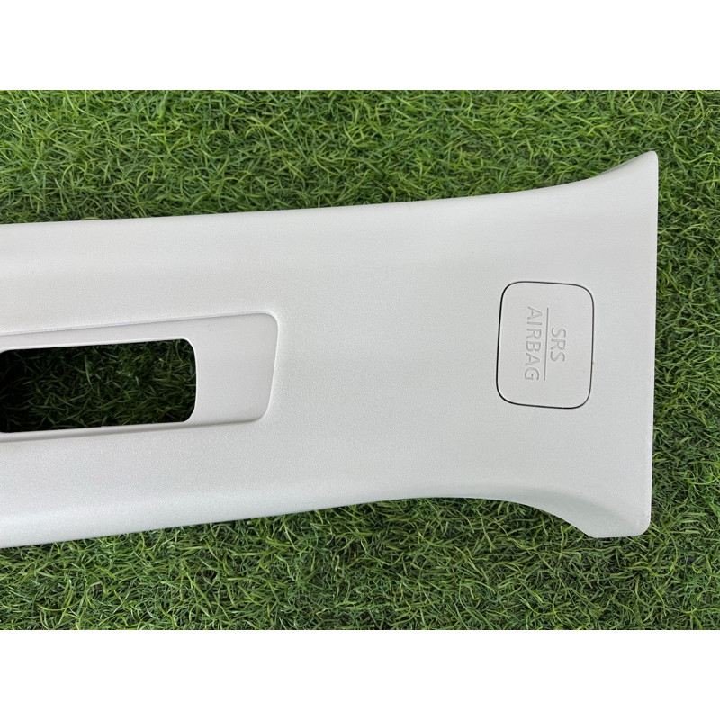 Обшивка центральної стійки (салон) Nissan Rogue T33 2023 1.5 KR15DDT 769146RR0A