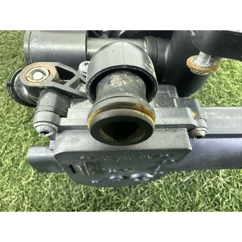 Корпус термостата с помпой (система охлаждения) AUDI A4 B9 2017 2.0 TFSI 06L121111H